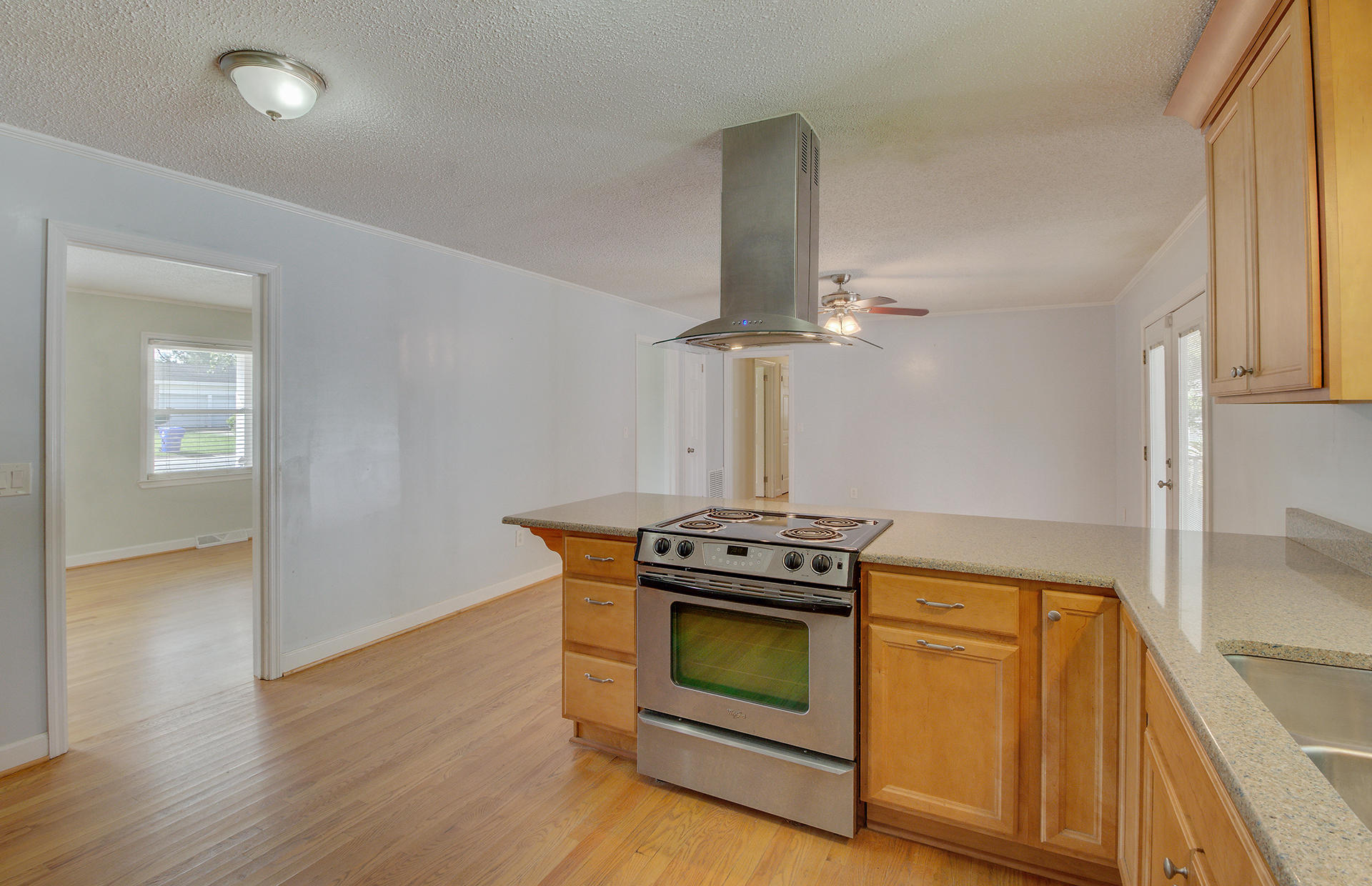 8530 Delhi Road North Charleston, SC 29406 - Photo 12 of 33 12