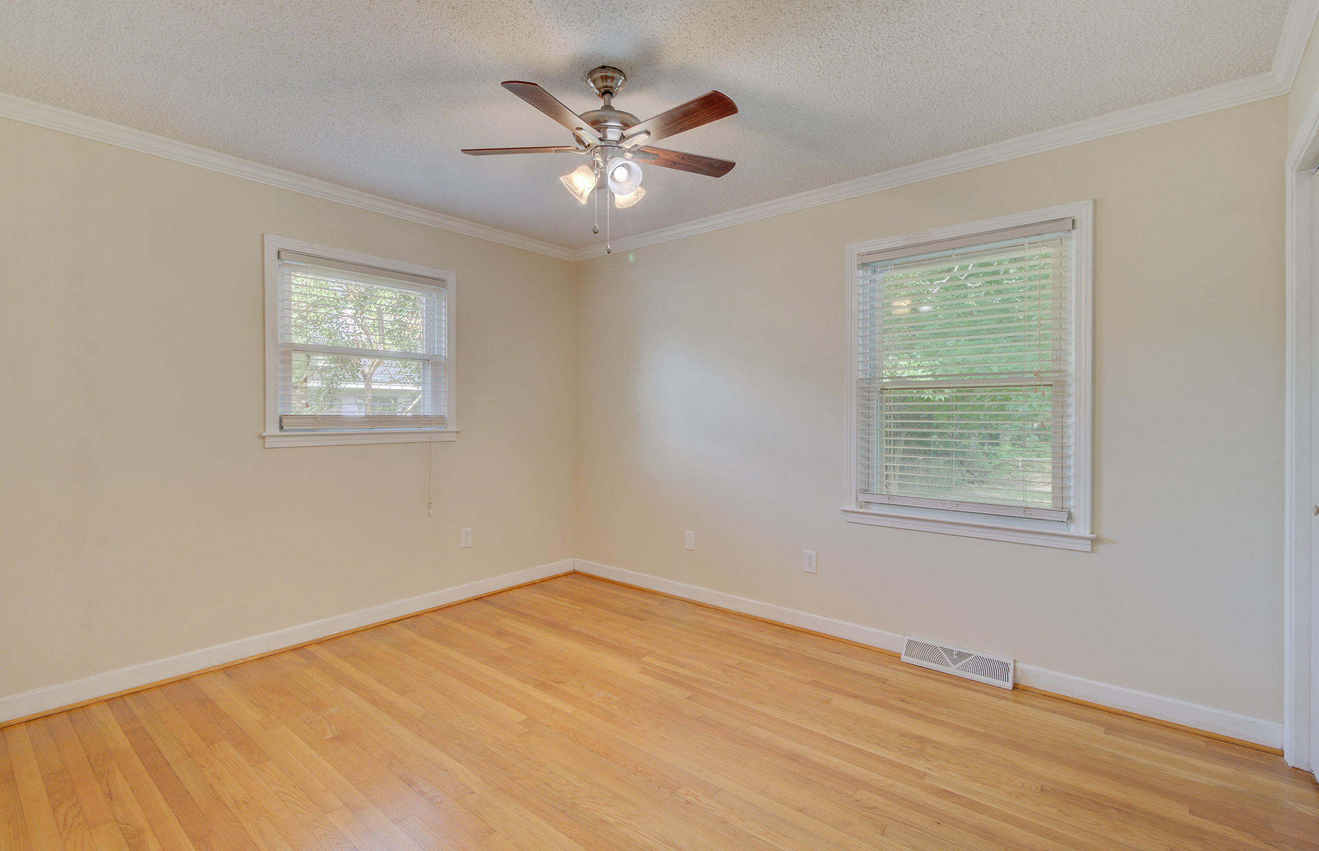 8530 Delhi Road North Charleston, SC 29406 - Photo 18 of 33 25