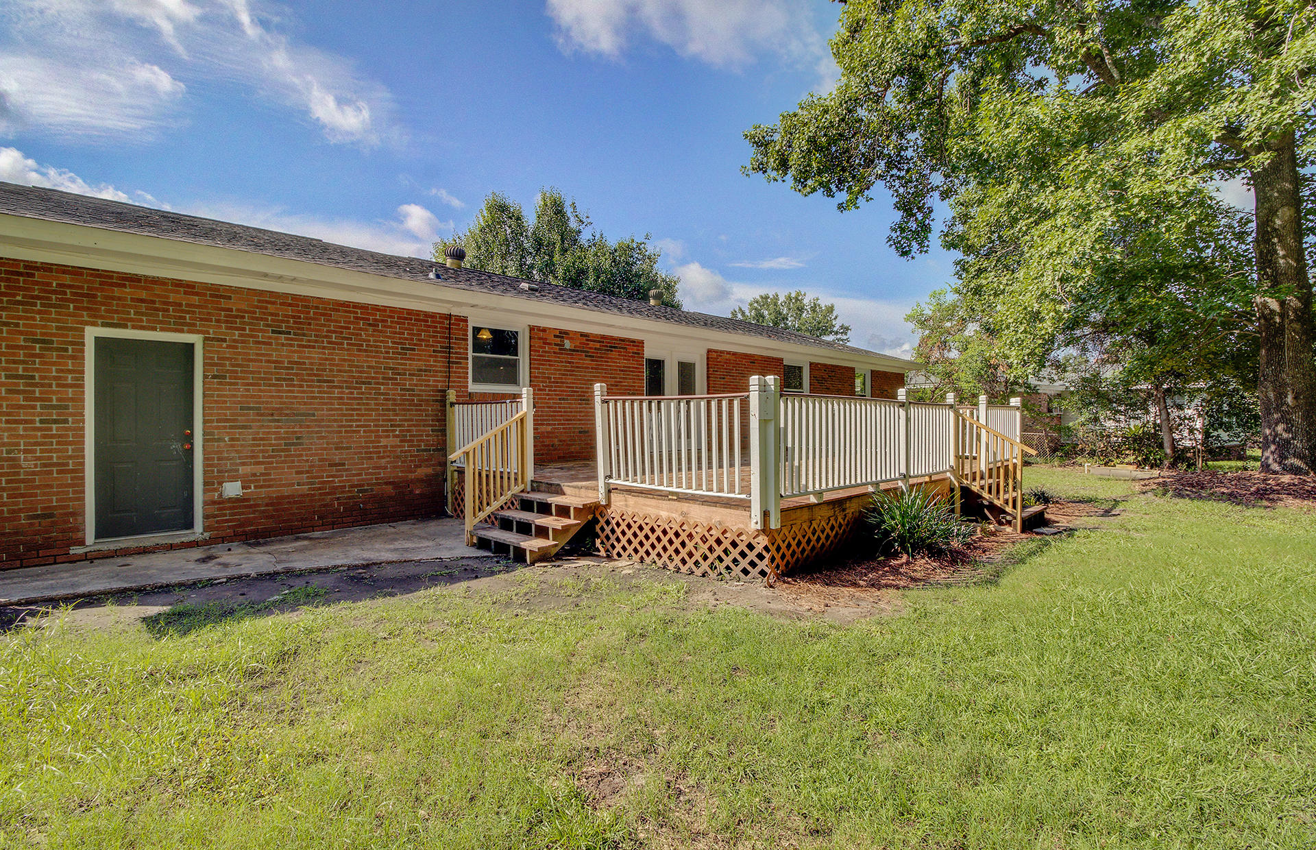 8530 Delhi Road North Charleston, SC 29406 - Photo 28 of 33 19
