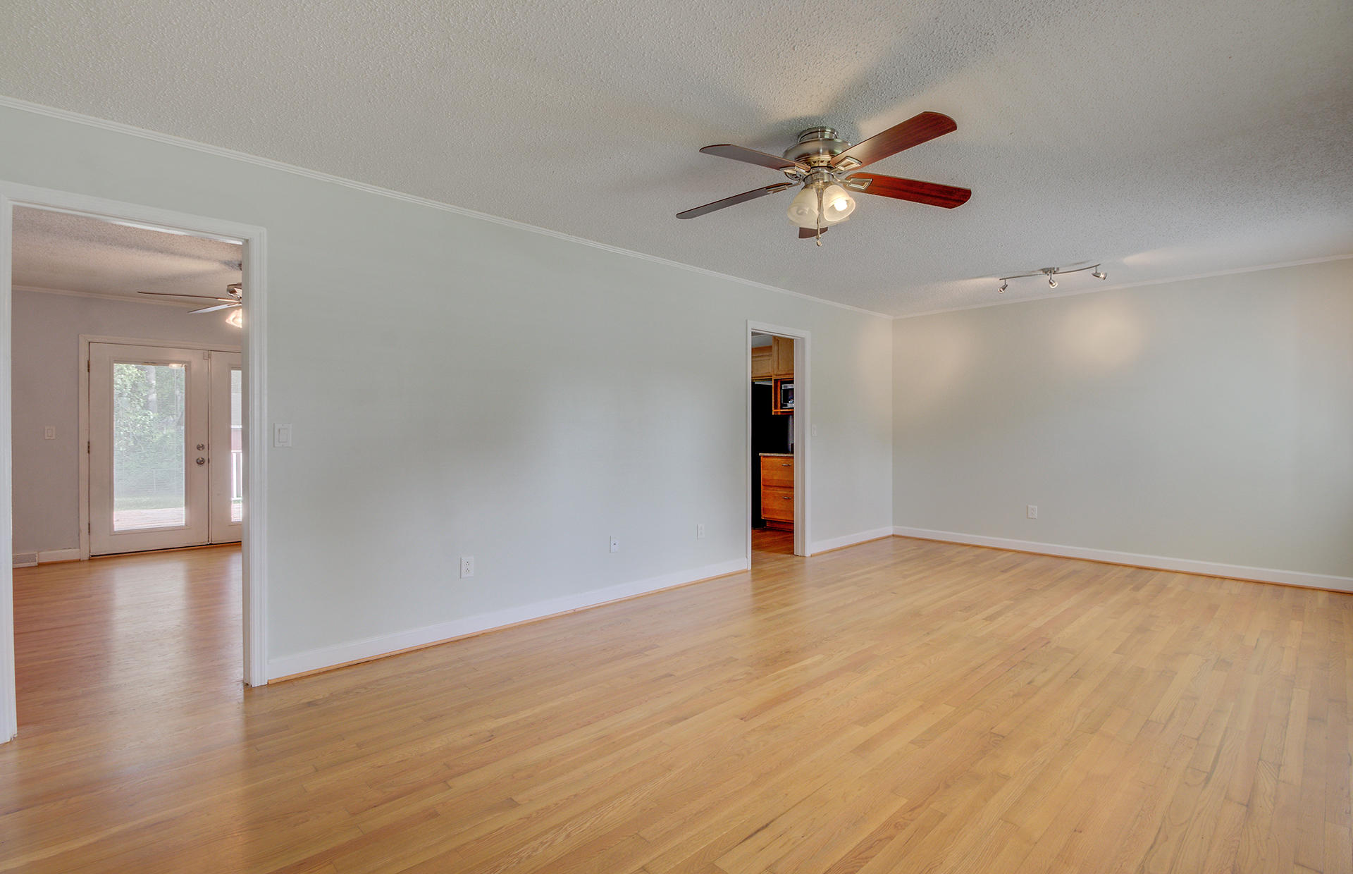 8530 Delhi Road North Charleston, SC 29406 - Photo 6 of 33 6