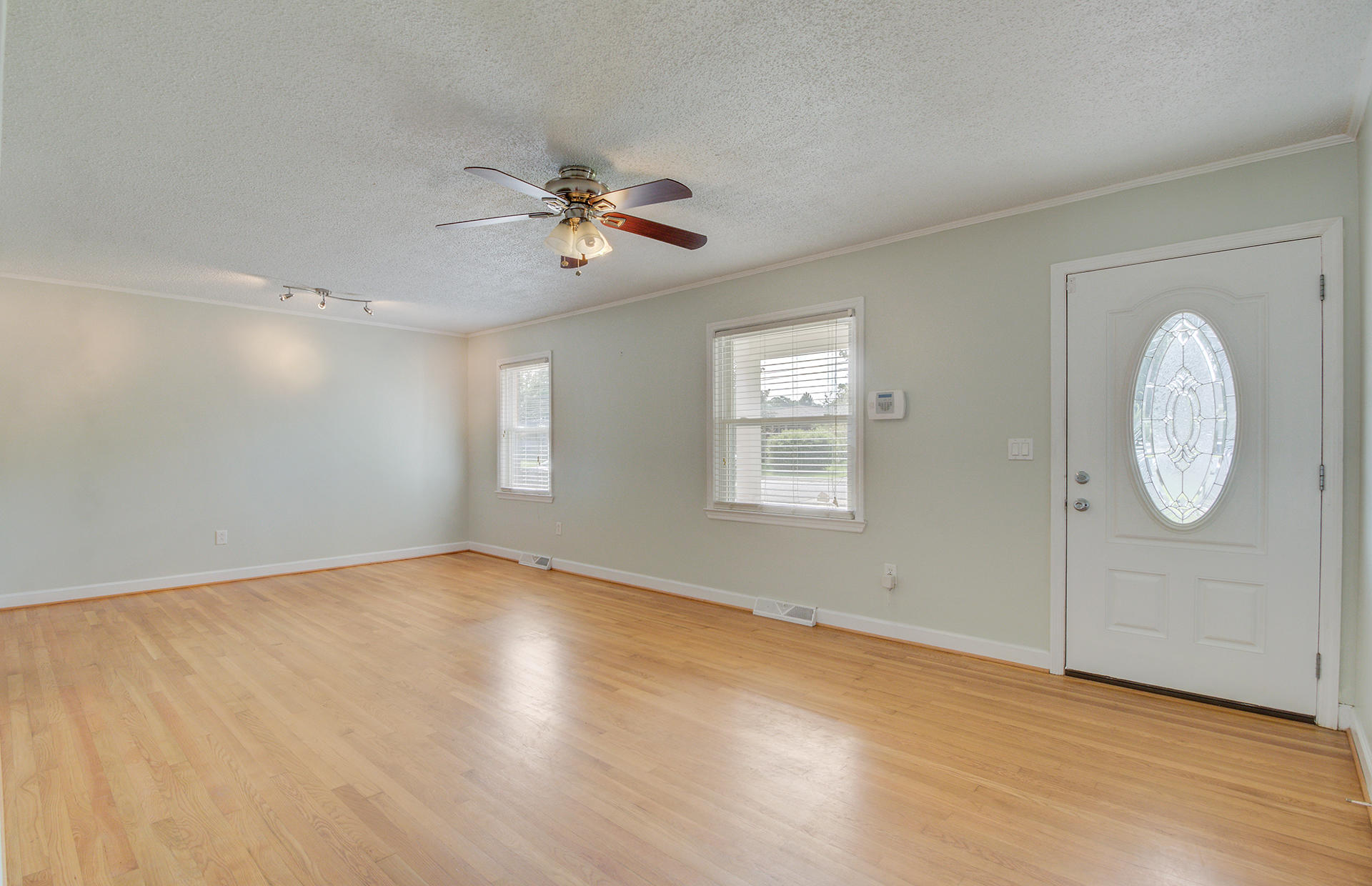 8530 Delhi Road North Charleston, SC 29406 - Photo 9 of 33 9