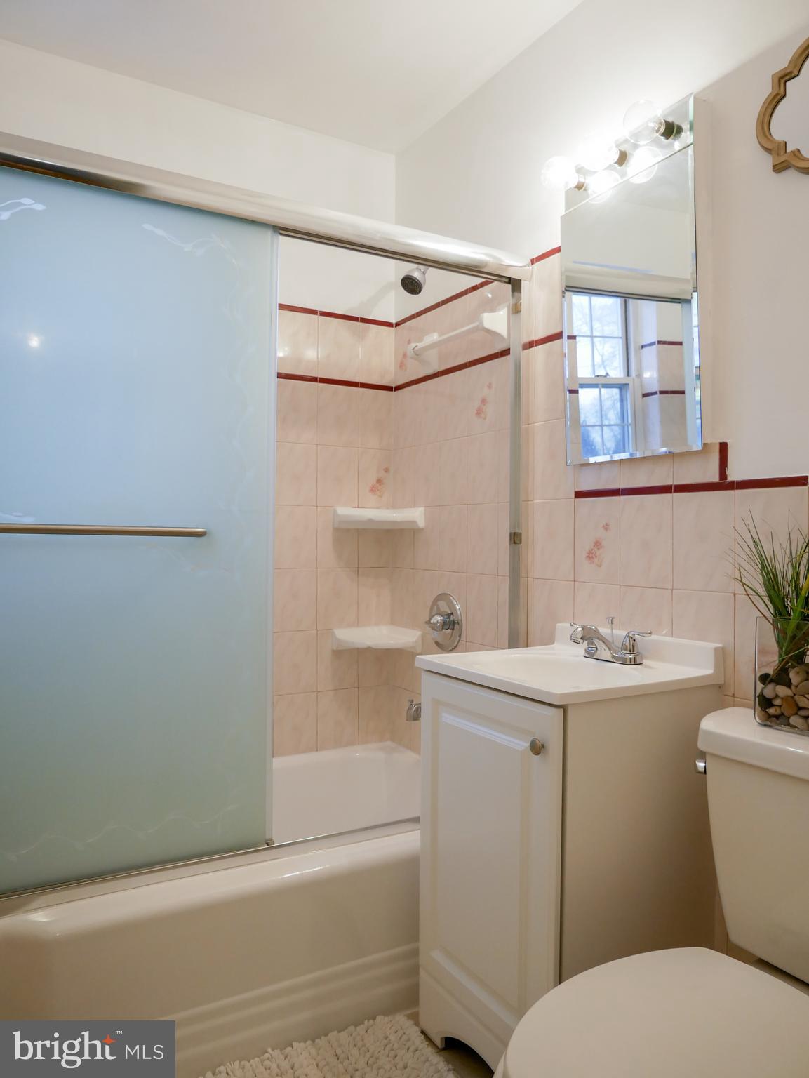 11902 Rocking Horse Road Rockville, MD 20852 - Photo 12 of 36 Gallery Image 12