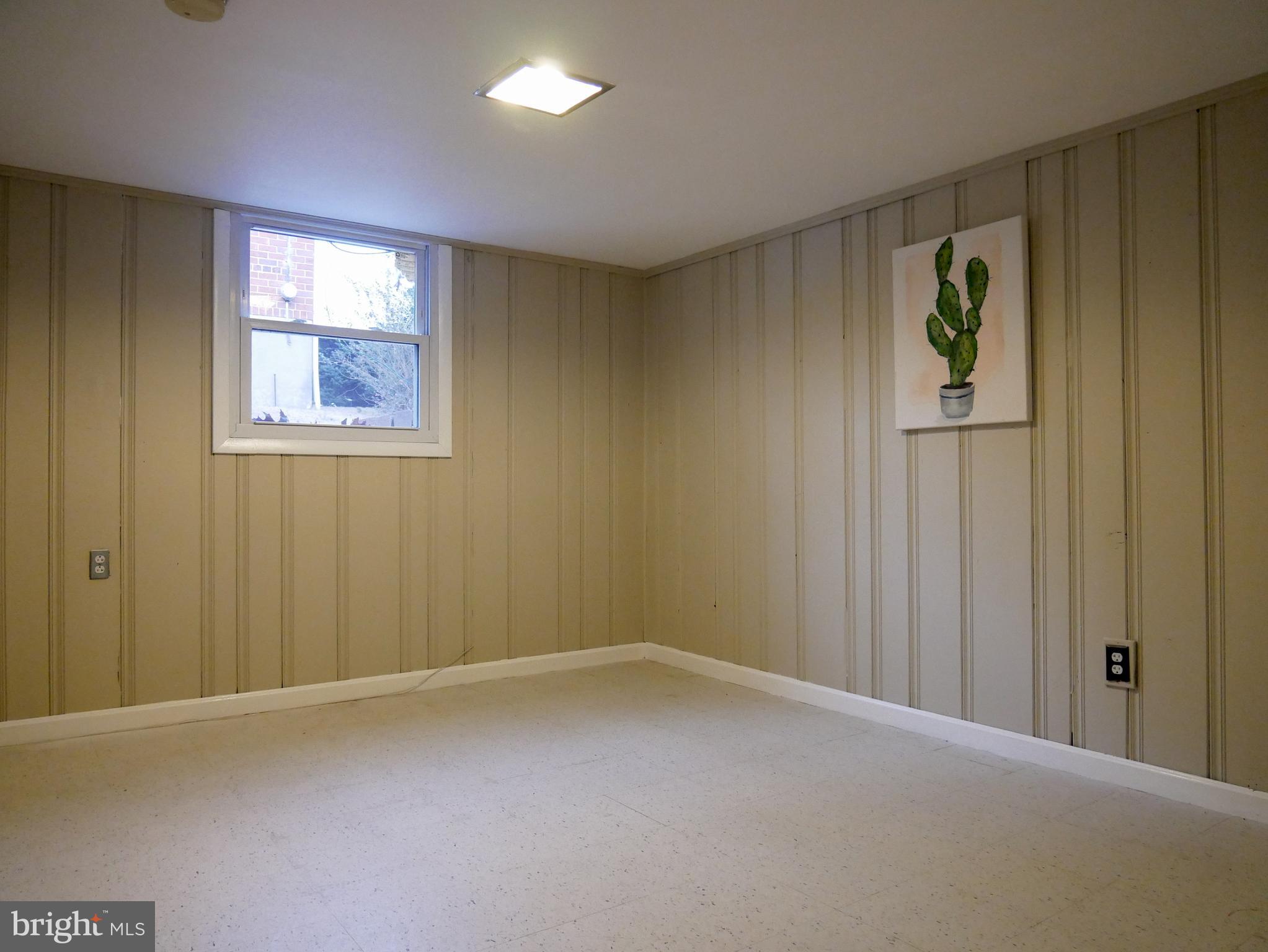 11902 Rocking Horse Road Rockville, MD 20852 - Photo 24 of 36 Gallery Image 24