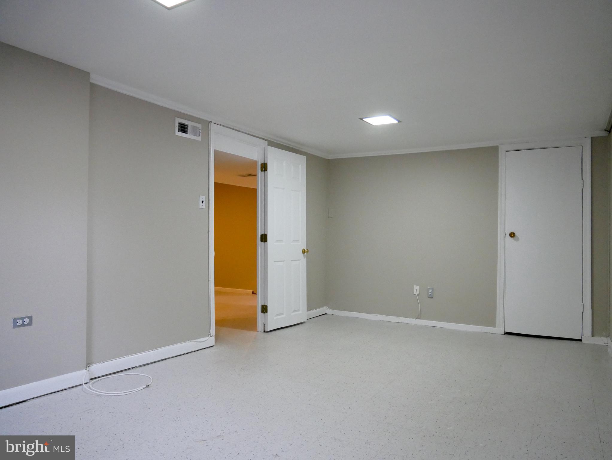 11902 Rocking Horse Road Rockville, MD 20852 - Photo 27 of 36 Gallery Image 27