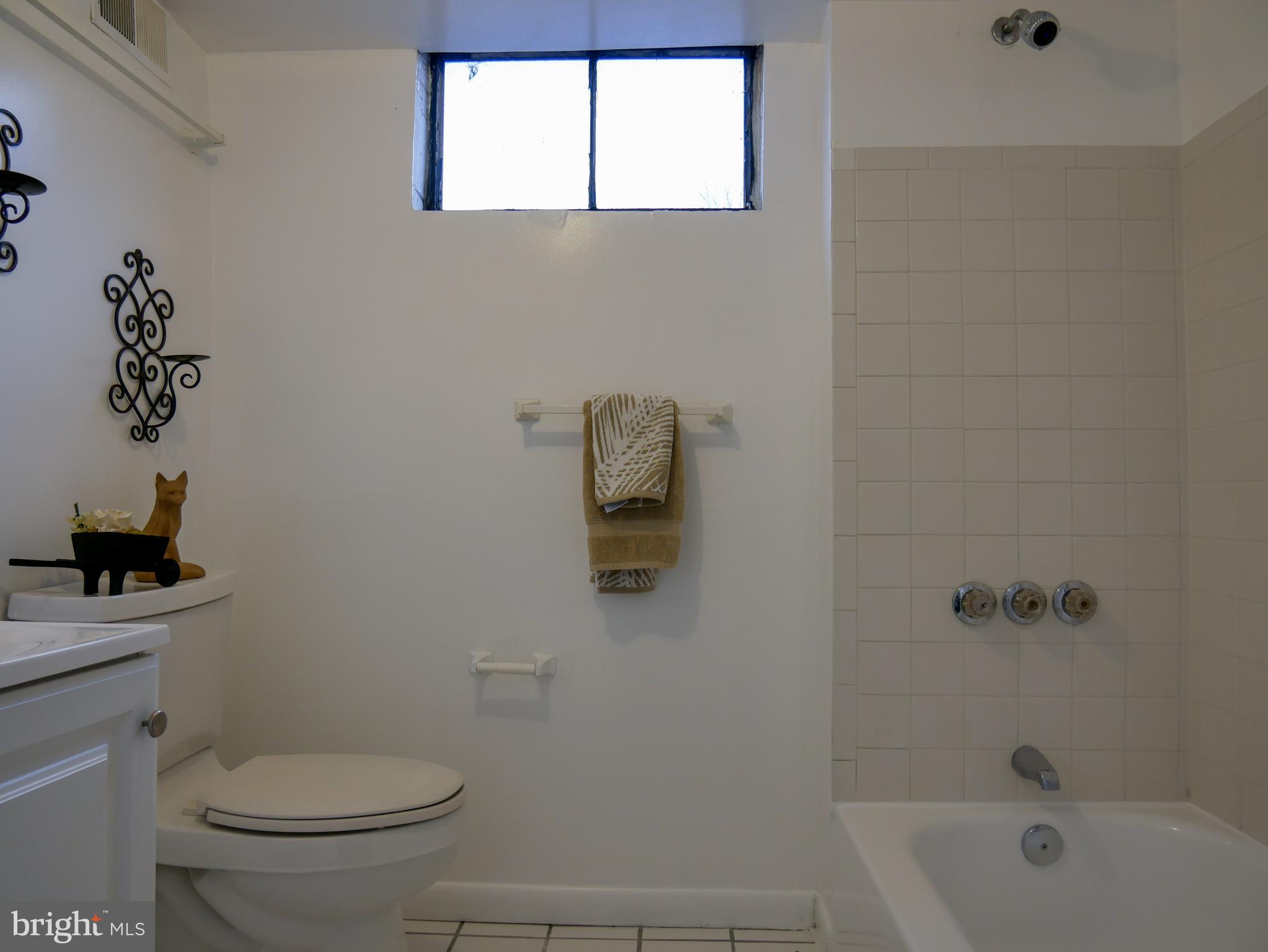 11902 Rocking Horse Road Rockville, MD 20852 - Photo 30 of 36 Gallery Image 30