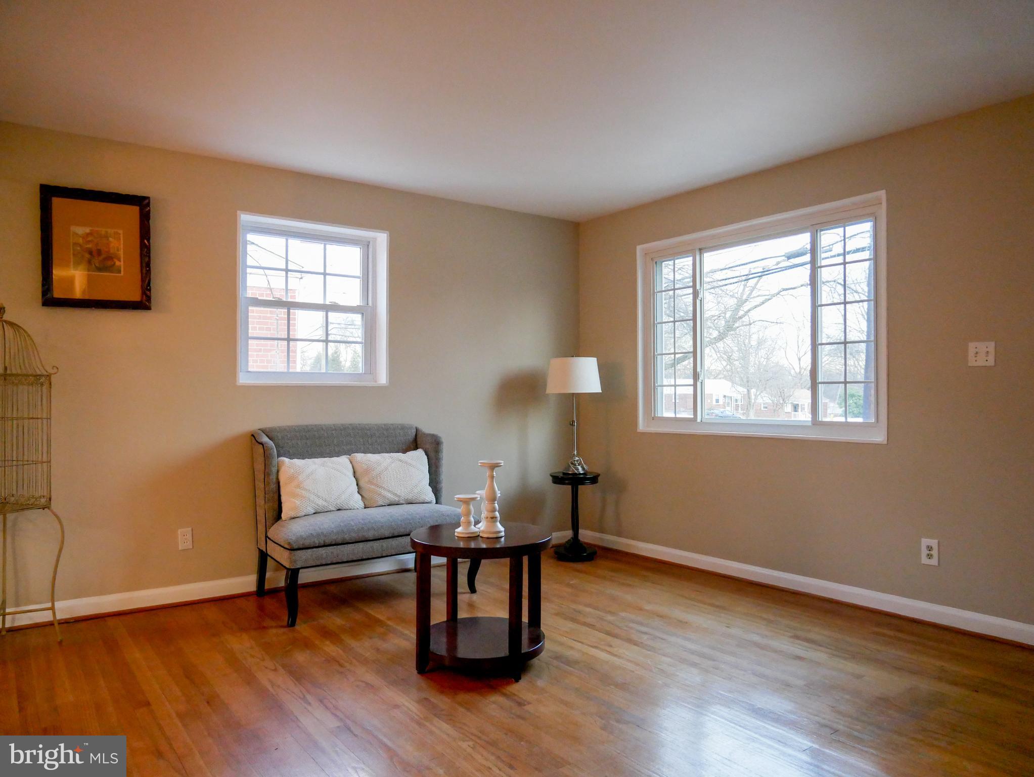 11902 Rocking Horse Road Rockville, MD 20852 - Photo 4 of 36 Gallery Image 4