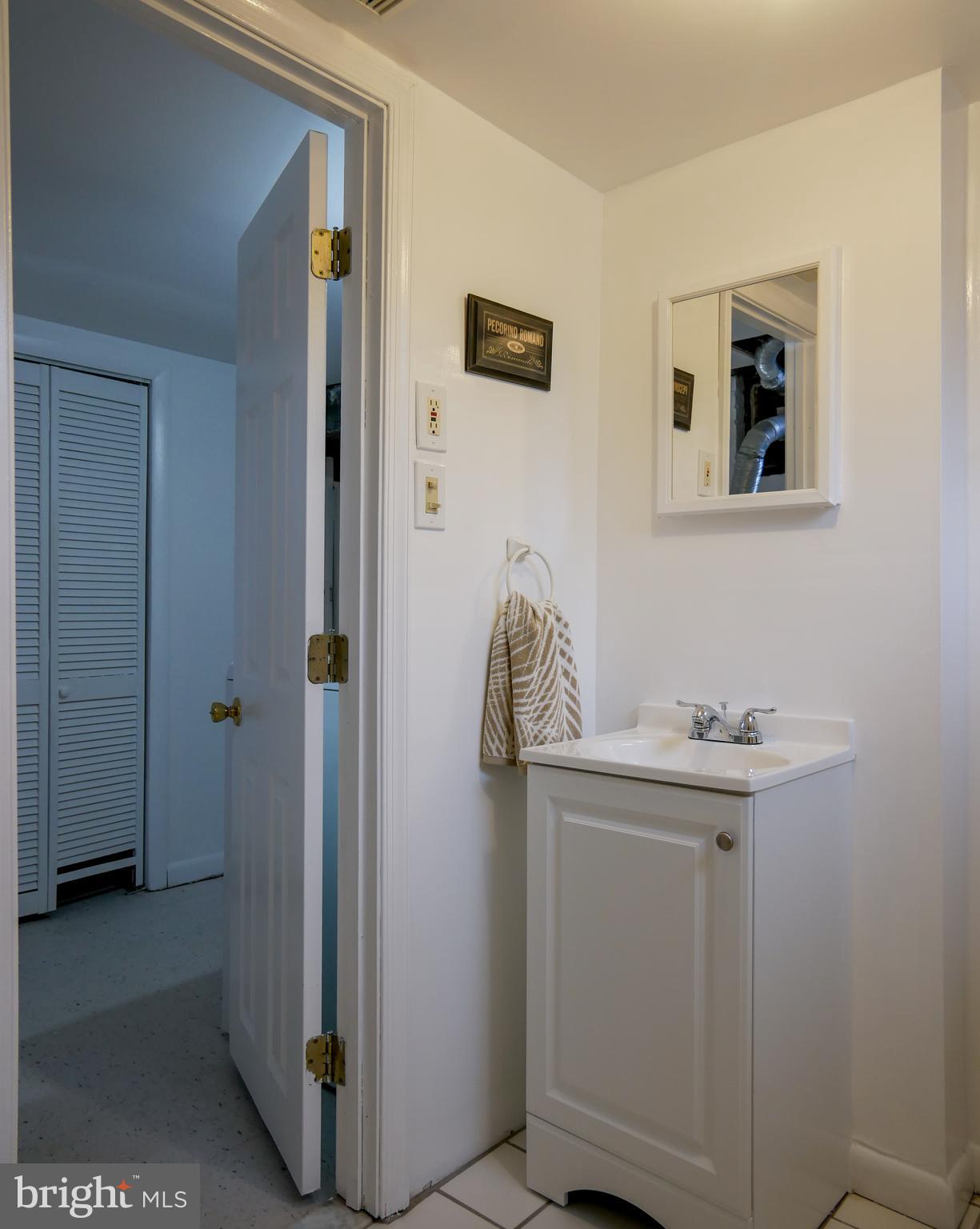 11902 Rocking Horse Road Rockville, MD 20852 - Photo 31 of 36 Gallery Image 31
