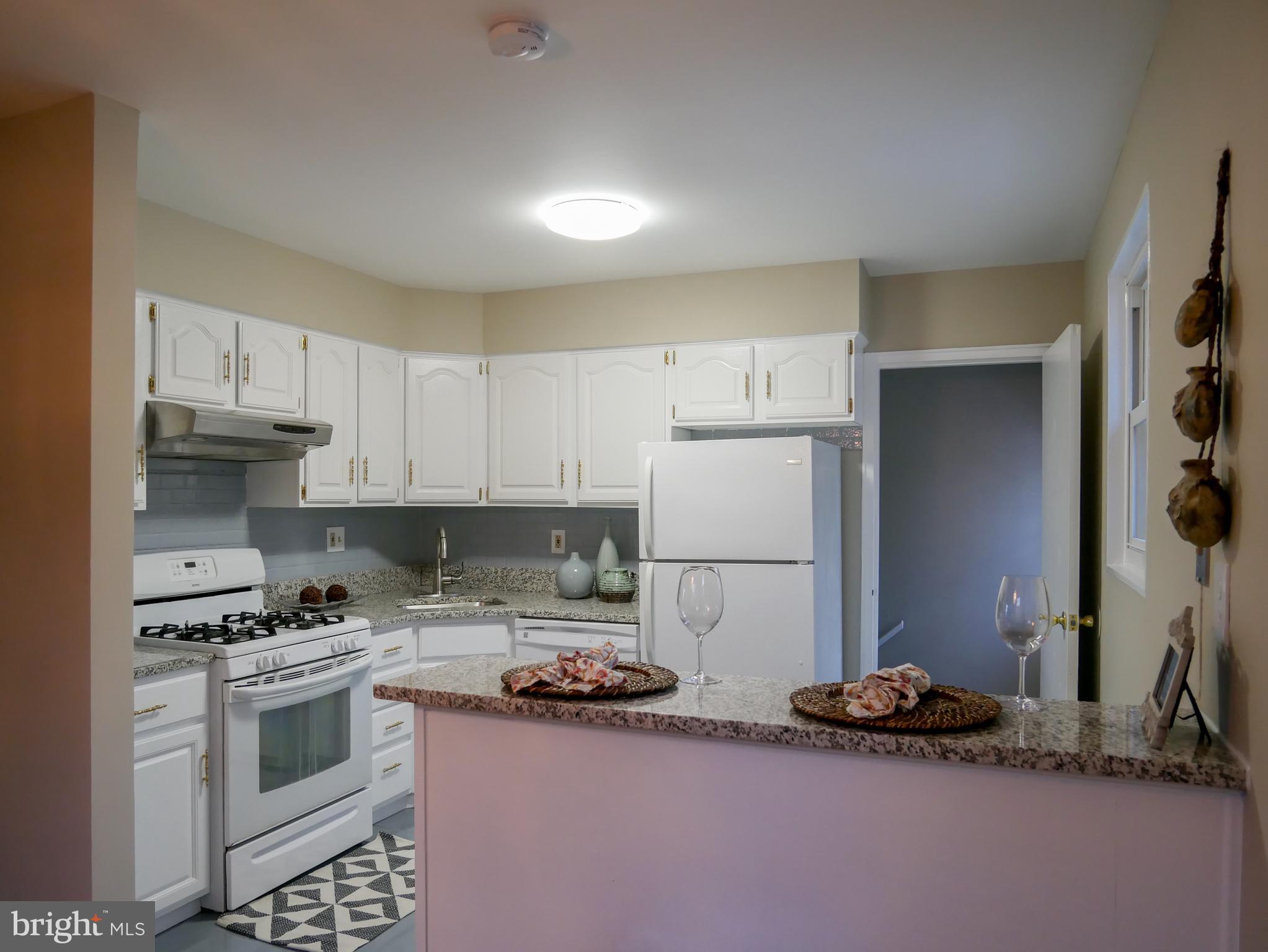 11902 Rocking Horse Road Rockville, MD 20852 - Photo 8 of 36 Gallery Image 8