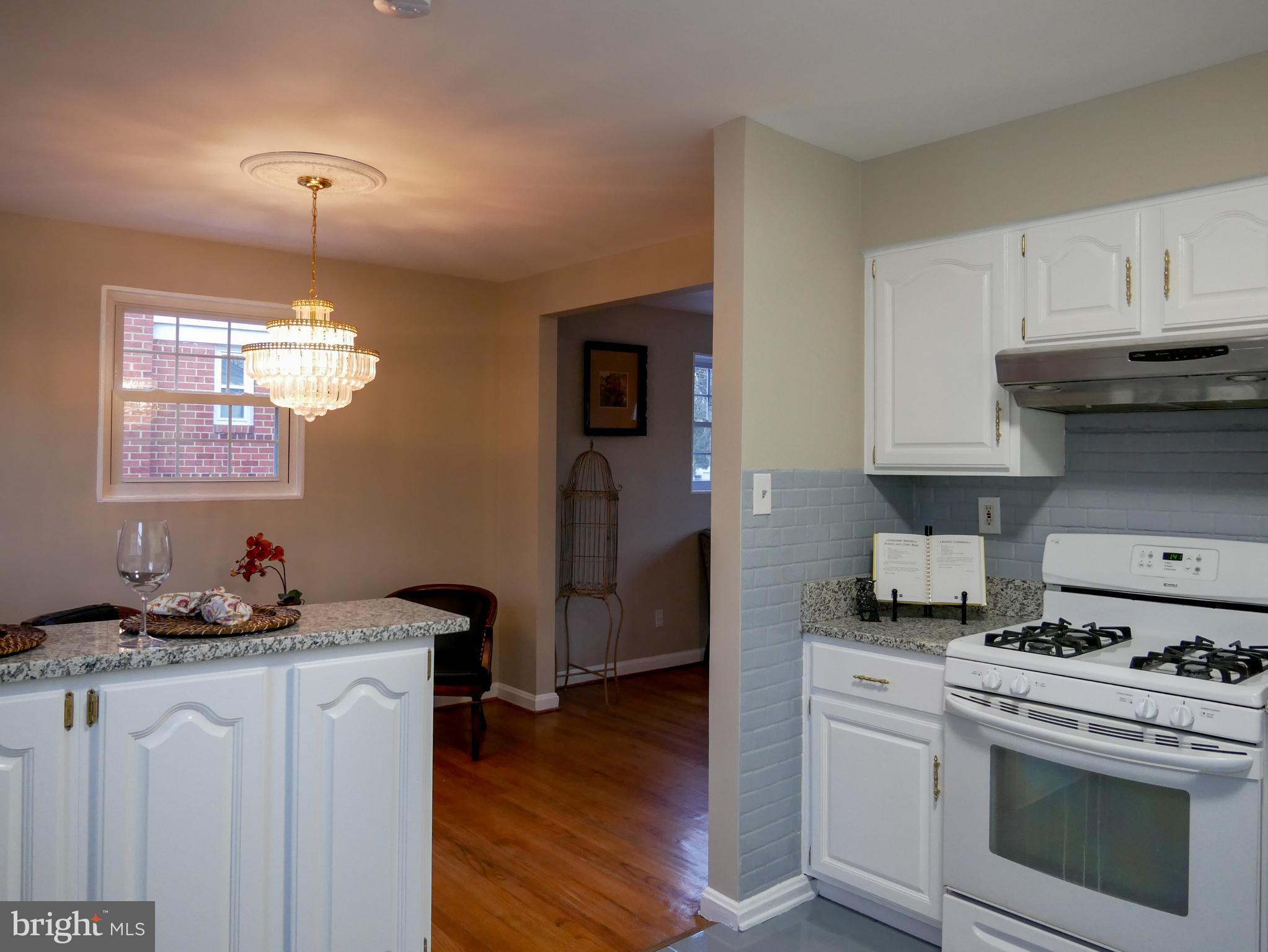 11902 Rocking Horse Road Rockville, MD 20852 - Photo 9 of 36 Gallery Image 9