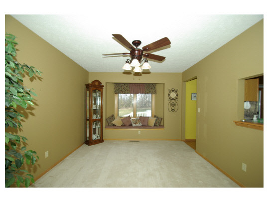 9679 Country Hills Road Roscoe, IL 61073 - Photo 4 of 10 Gallery Image 4