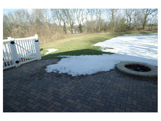 9679 Country Hills Road Roscoe, IL 61073 - Photo 9 of 10 Gallery Image 9