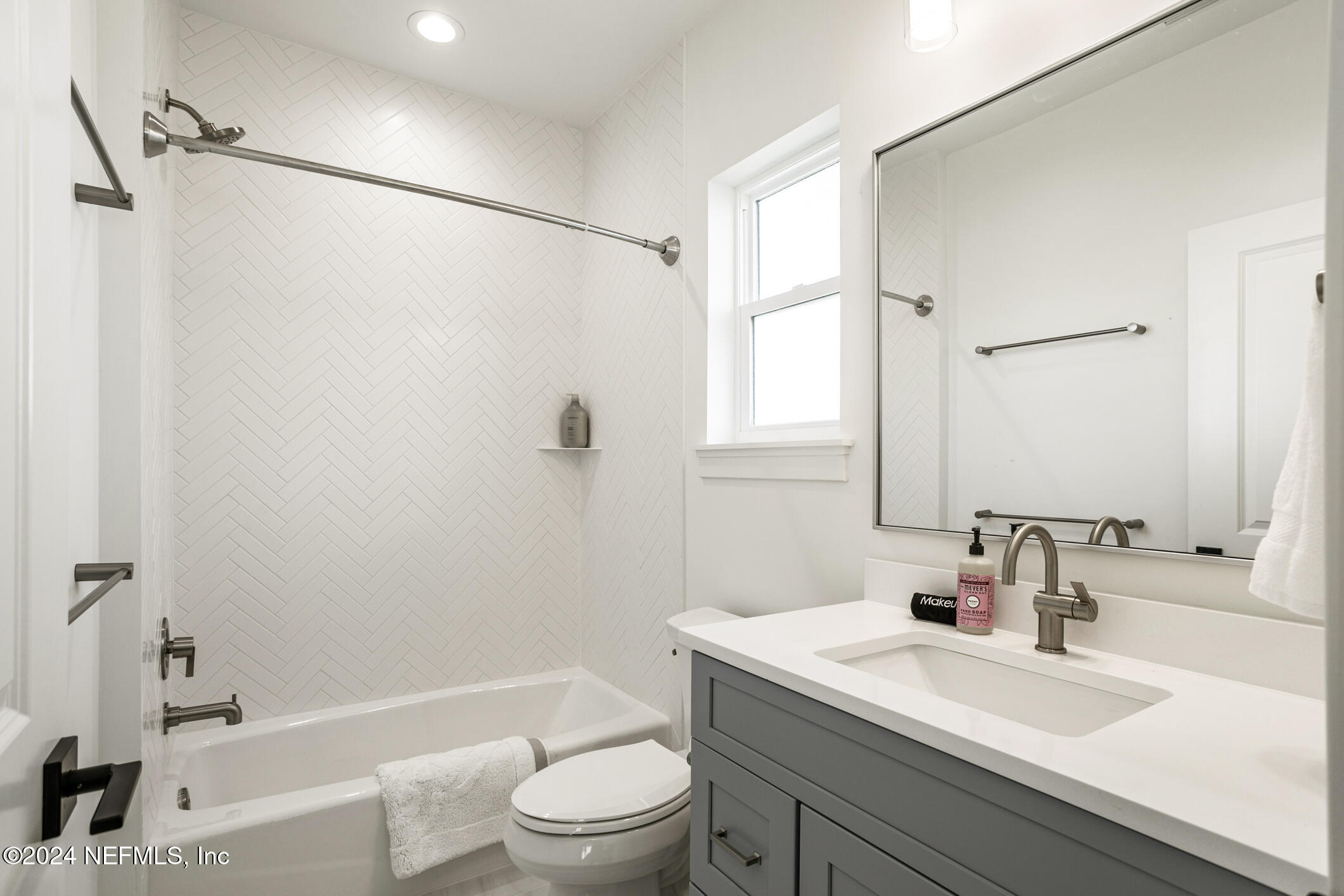 55 A Solana Road Ponte Vedra Beach, FL 32082 - Photo 33 of 42 Bathroom 2