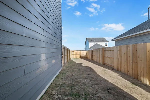 $2,100 | 116 Barret Drive, Liberty Hill, TX 78642