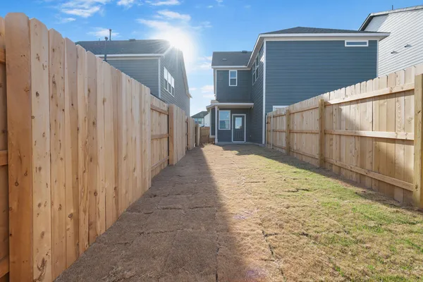 $2,100 | 116 Barret Drive, Liberty Hill, TX 78642