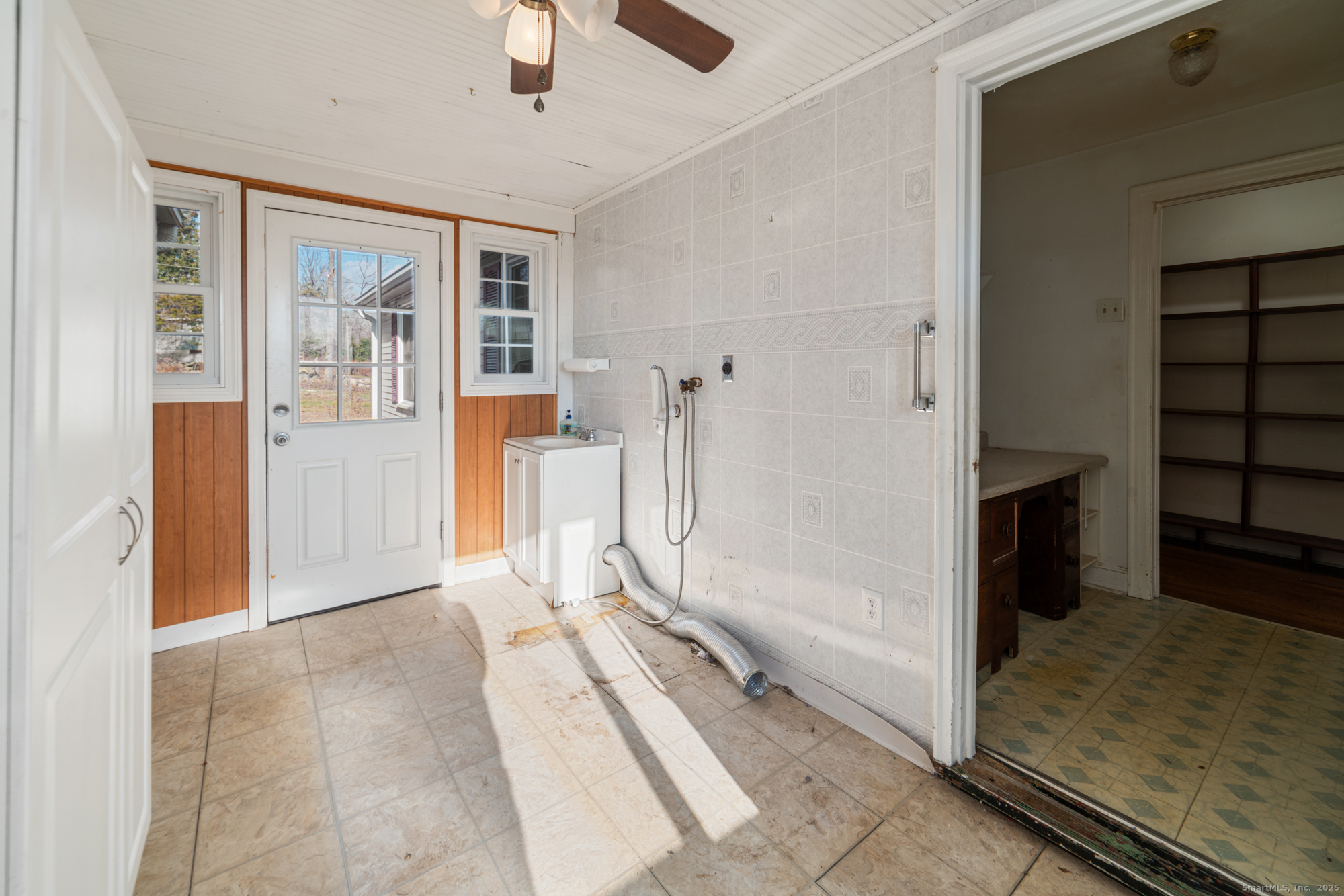 349 Amity Road Bethany, CT 06524 - Photo 5 of 21