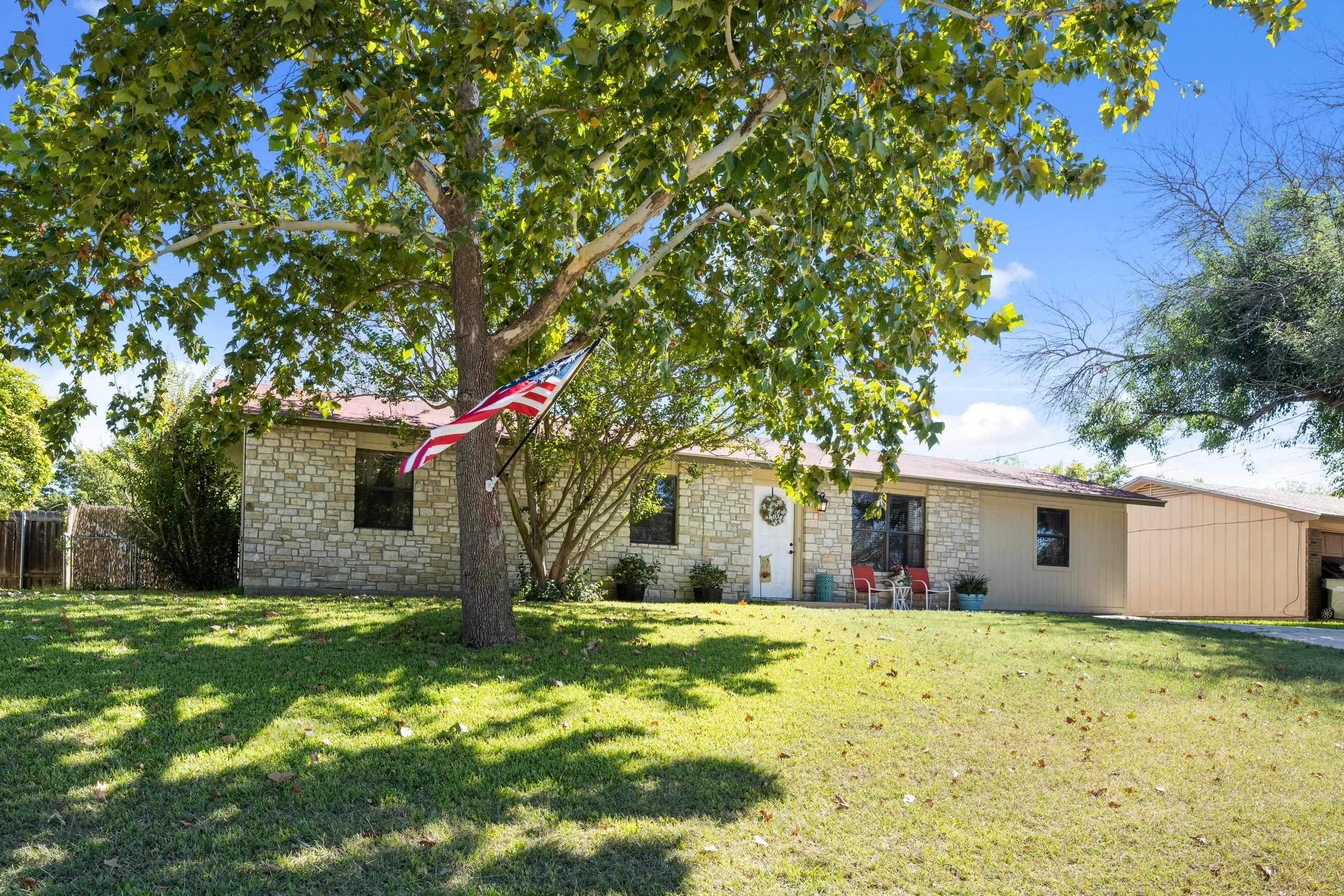 713 North Rhomberg Street Burnet, TX 78611 - Photo 1 of 1 a front view of house with yard