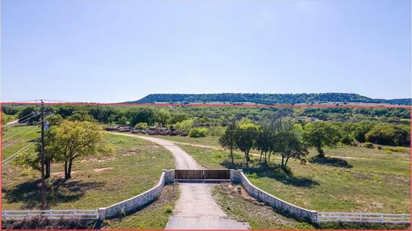 $2,055,000 | 5500 Glen Rose Highway, Rainbow, TX 76077