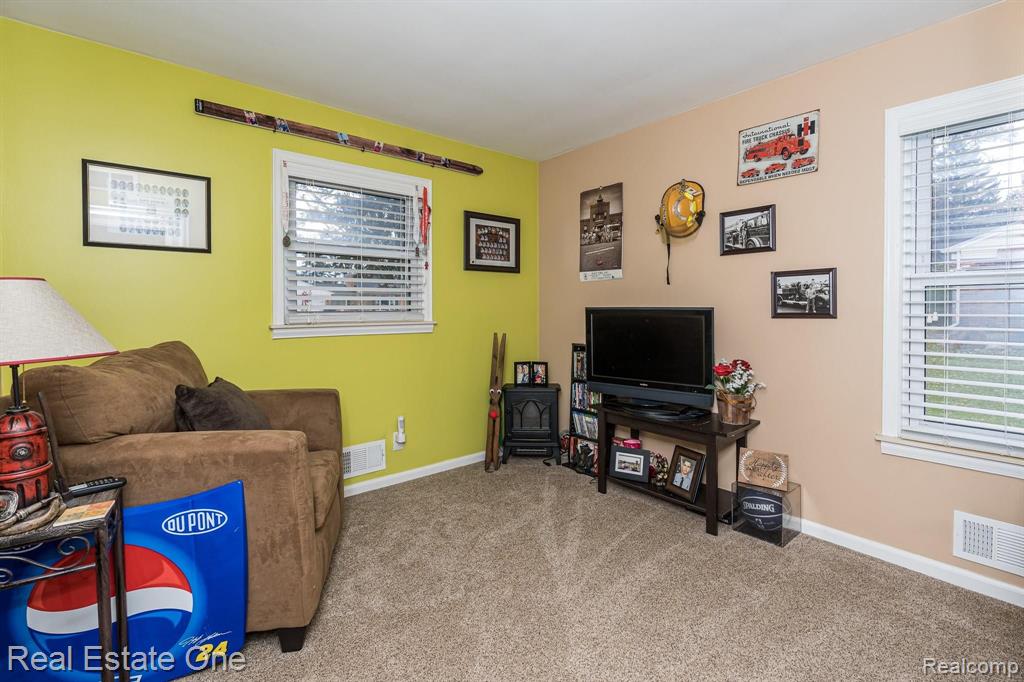290 Maplehill Road Rochester Hills, MI 48306 - Photo 21 of 22