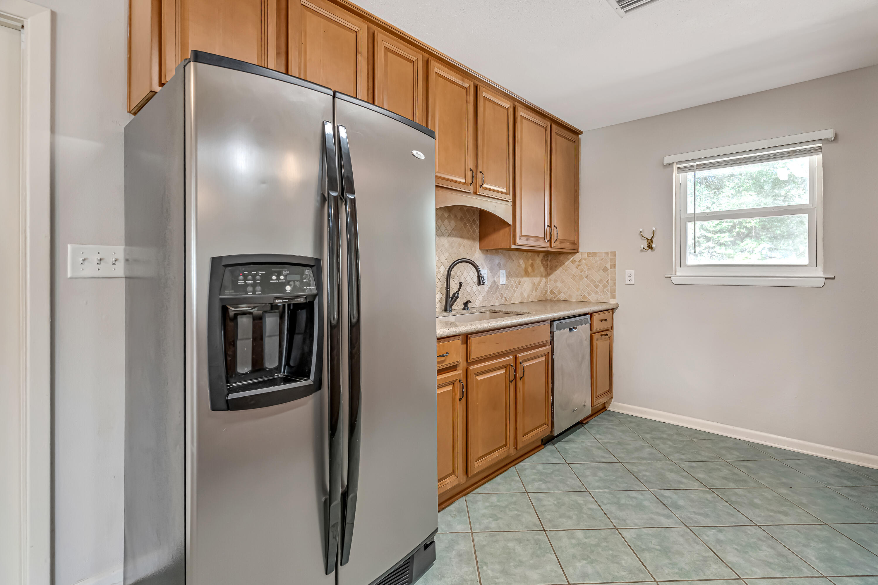 41 Poplar Avenue Shalimar, FL 32579 - Photo 3 of 53 41 popluar ave-30