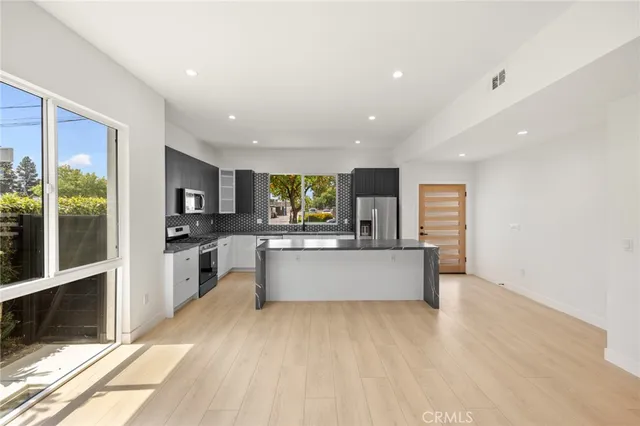 $2,349,000 | 914 North Catalina Street, Burbank, CA 91505