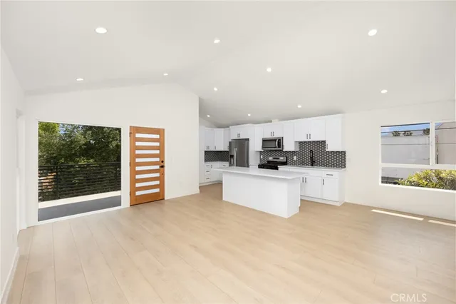 $2,349,000 | 914 North Catalina Street, Burbank, CA 91505