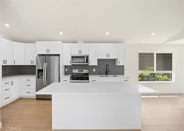 $2,349,000 | 914 North Catalina Street, Burbank, CA 91505