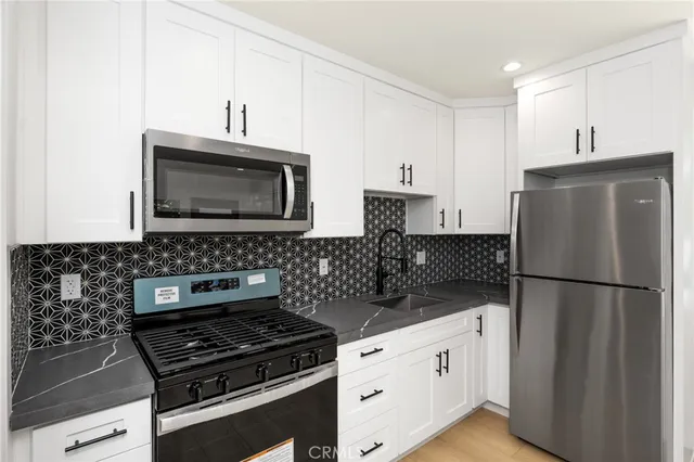 $2,349,000 | 914 North Catalina Street, Burbank, CA 91505