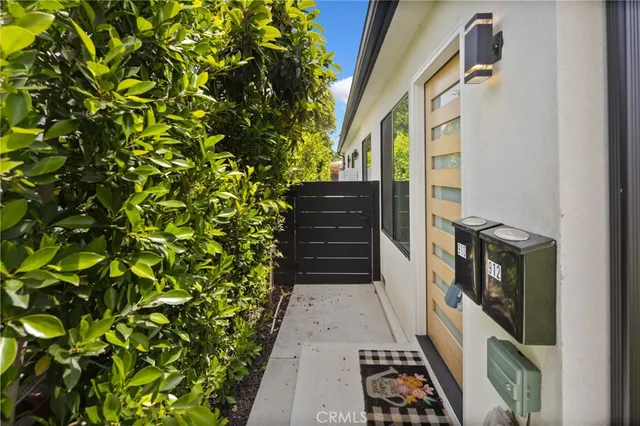 $2,349,000 | 914 North Catalina Street, Burbank, CA 91505