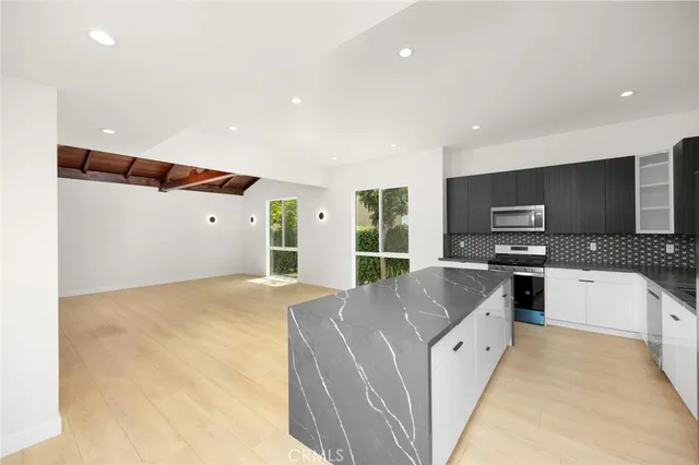 $2,349,000 | 914 North Catalina Street, Burbank, CA 91505