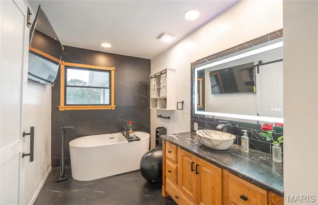 $525,000 | 807 County Road 6410, Salem, MO 65560