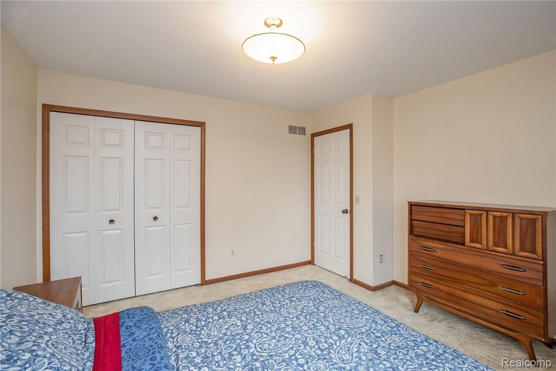 42221 Waterfall Road Northville, MI 48168 - Photo 26 of 39 RM_131.jpg