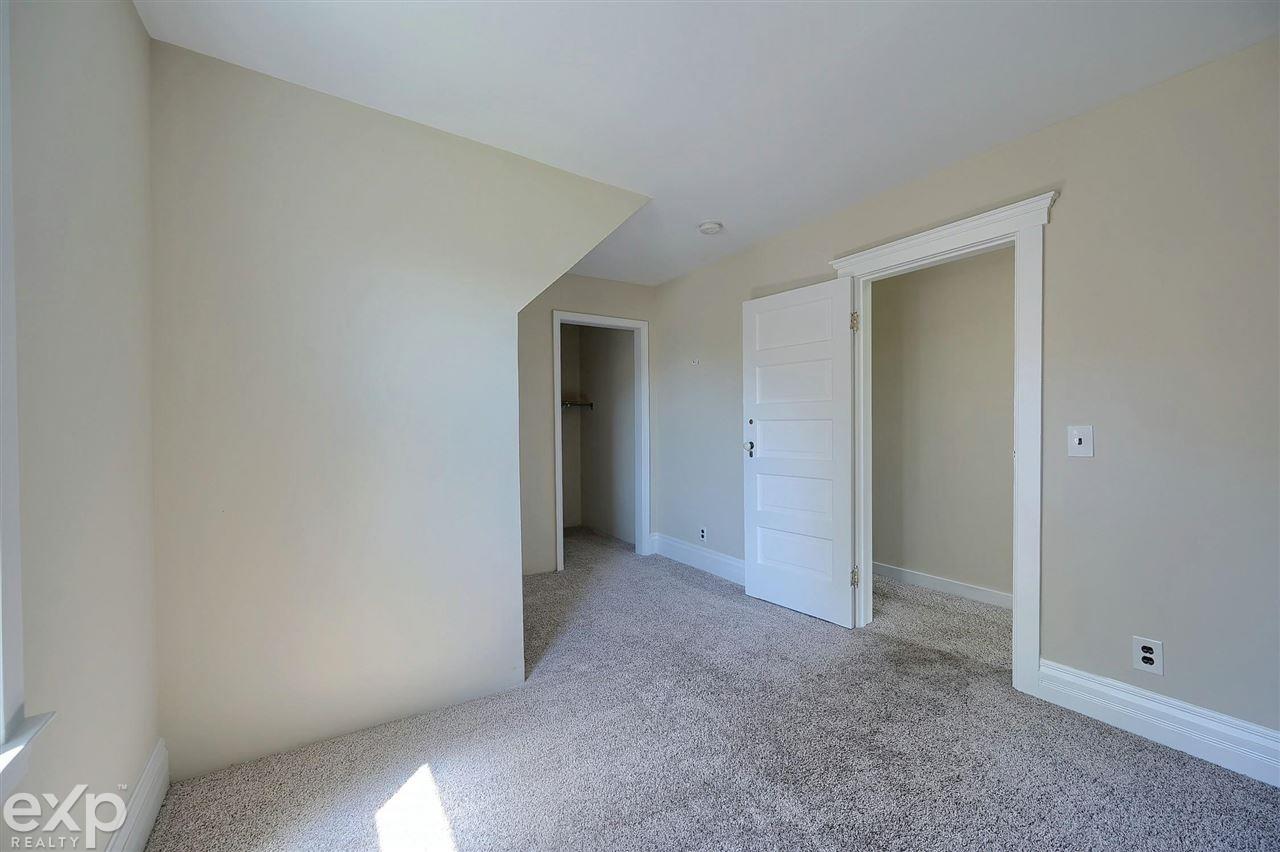 529 Madison Avenue Rochester, MI 48307 - Photo 18 of 22 50073516-17.JPG
