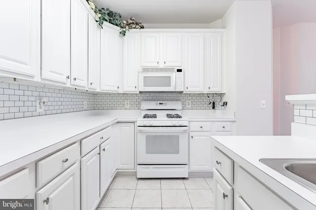 $474,888 | 11575 Cavalier Landing Court, Unit 301, Fairfax, VA 22030