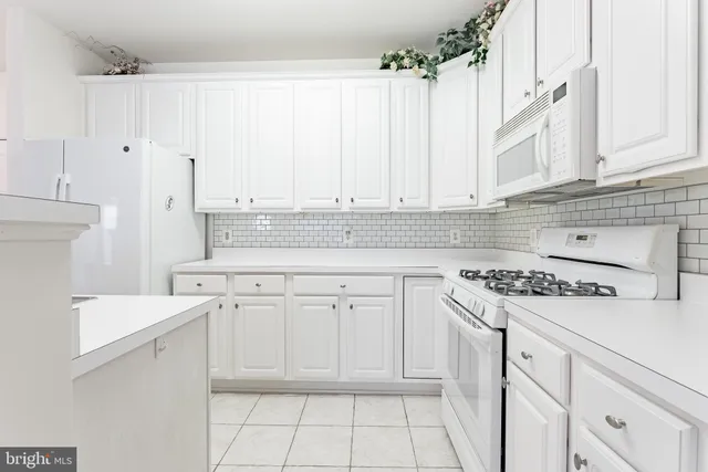 $474,888 | 11575 Cavalier Landing Court, Unit 301, Fairfax, VA 22030