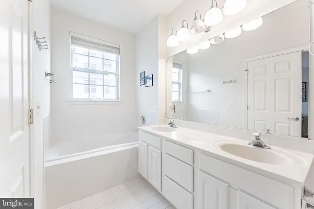 $474,888 | 11575 Cavalier Landing Court, Unit 301, Fairfax, VA 22030