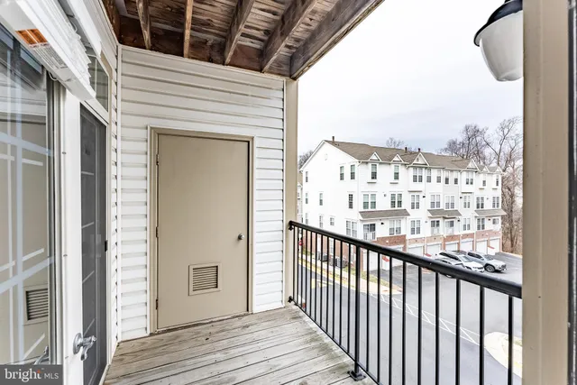 $474,888 | 11575 Cavalier Landing Court, Unit 301, Fairfax, VA 22030