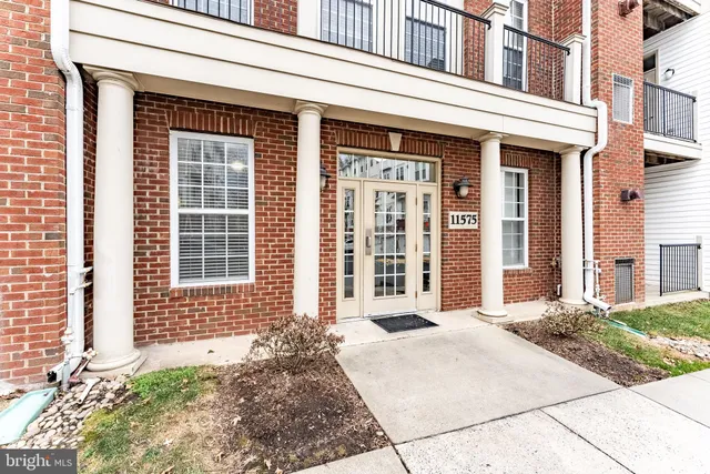 $474,888 | 11575 Cavalier Landing Court, Unit 301, Fairfax, VA 22030