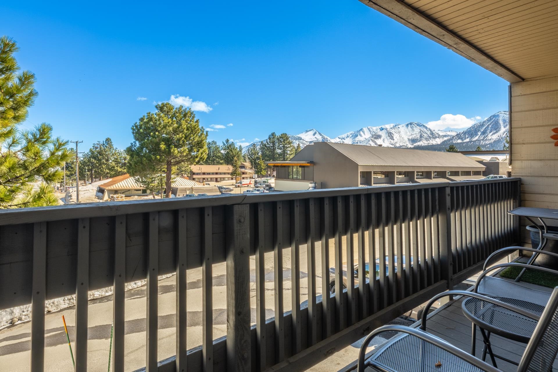 137 Laurel Mountain Road, Unit 227 Mammoth Lakes, CA 93546 - Photo 22 of 28 Balcony with a mountain view