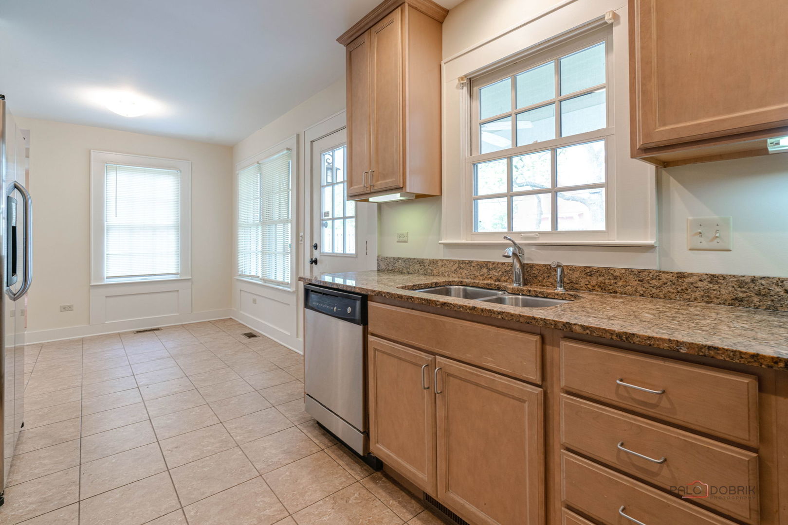 430 North Sheridan Road Waukegan, IL 60085 - Photo 18 of 44