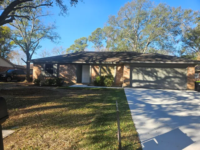 $1,995 | 1806 Cedar Drive, Richmond, TX 77469