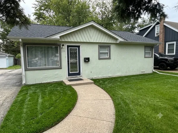 $3,000 | 233 South Yale Avenue, Addison, IL 60101