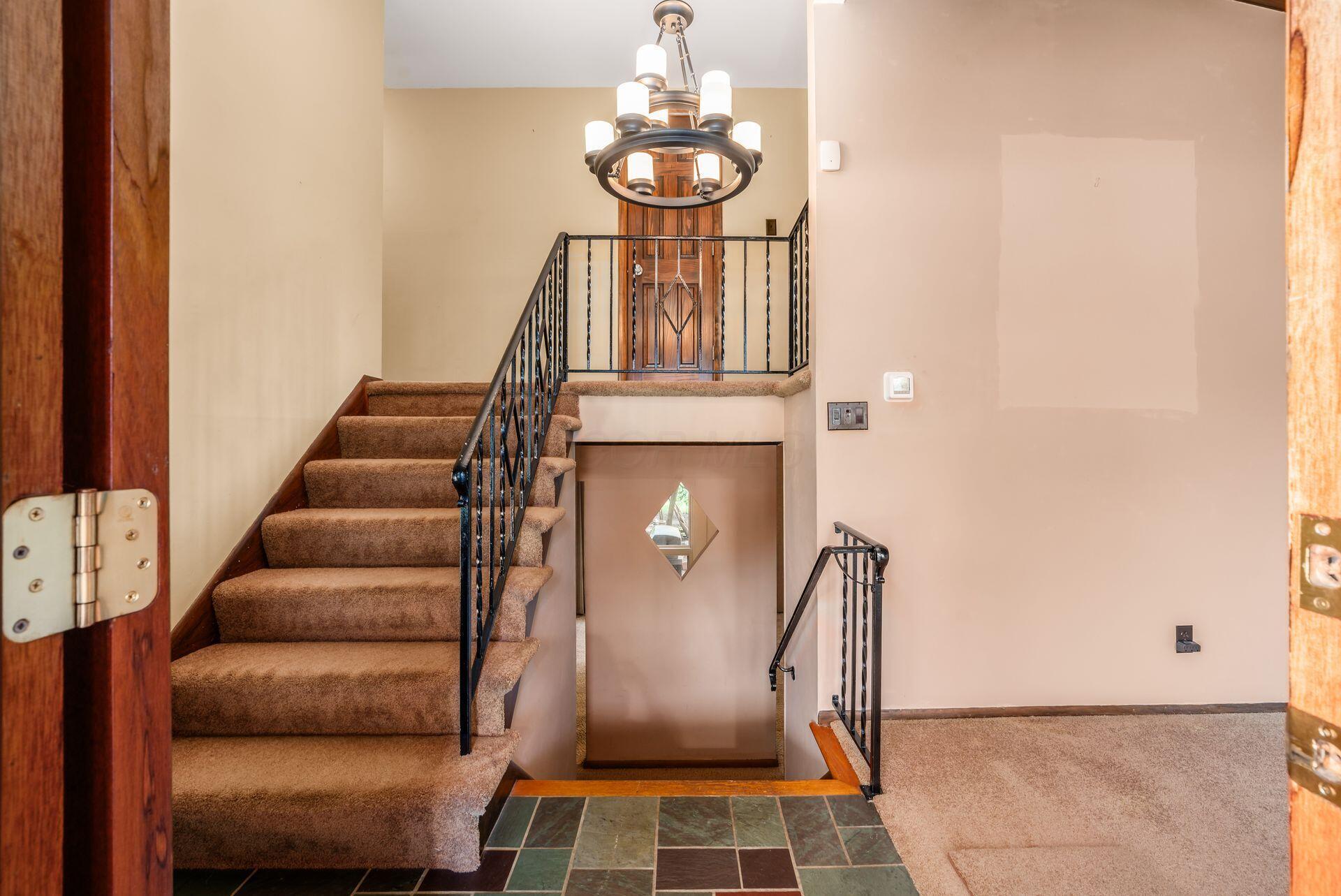 3419 Ridgewood Drive Hilliard, OH 43026 - Photo 5 of 51 Foyer