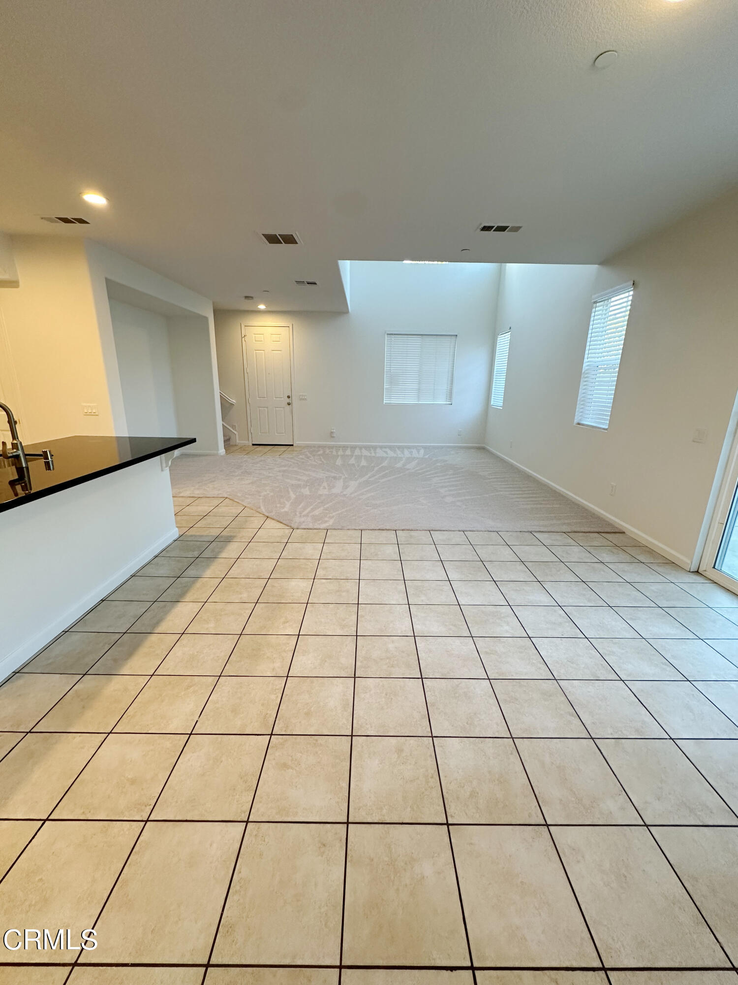 565 Southampton Place Oxnard, CA 93035 - Photo 11 of 28 IMG_3402