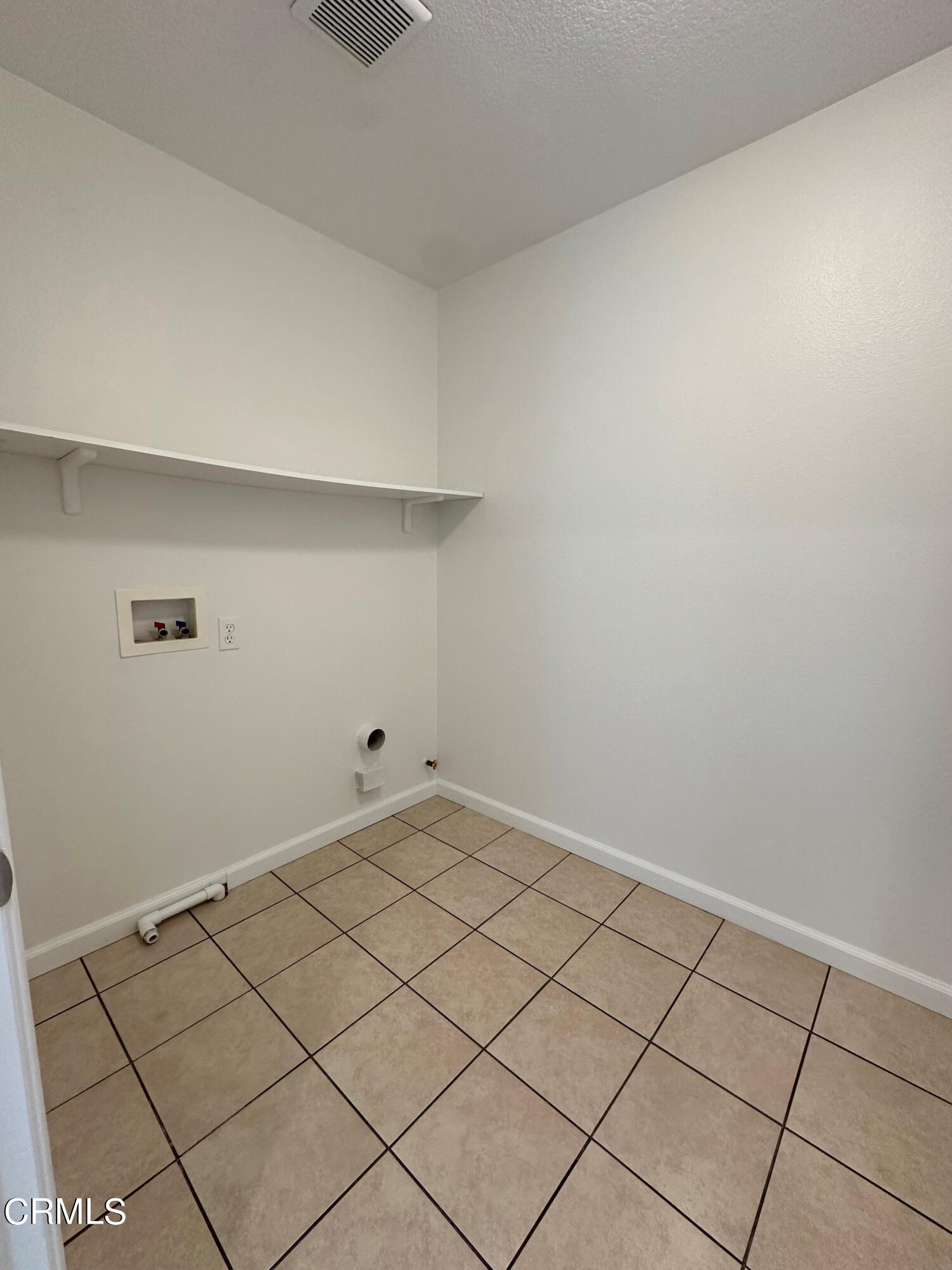 565 Southampton Place Oxnard, CA 93035 - Photo 16 of 28 IMG_3382