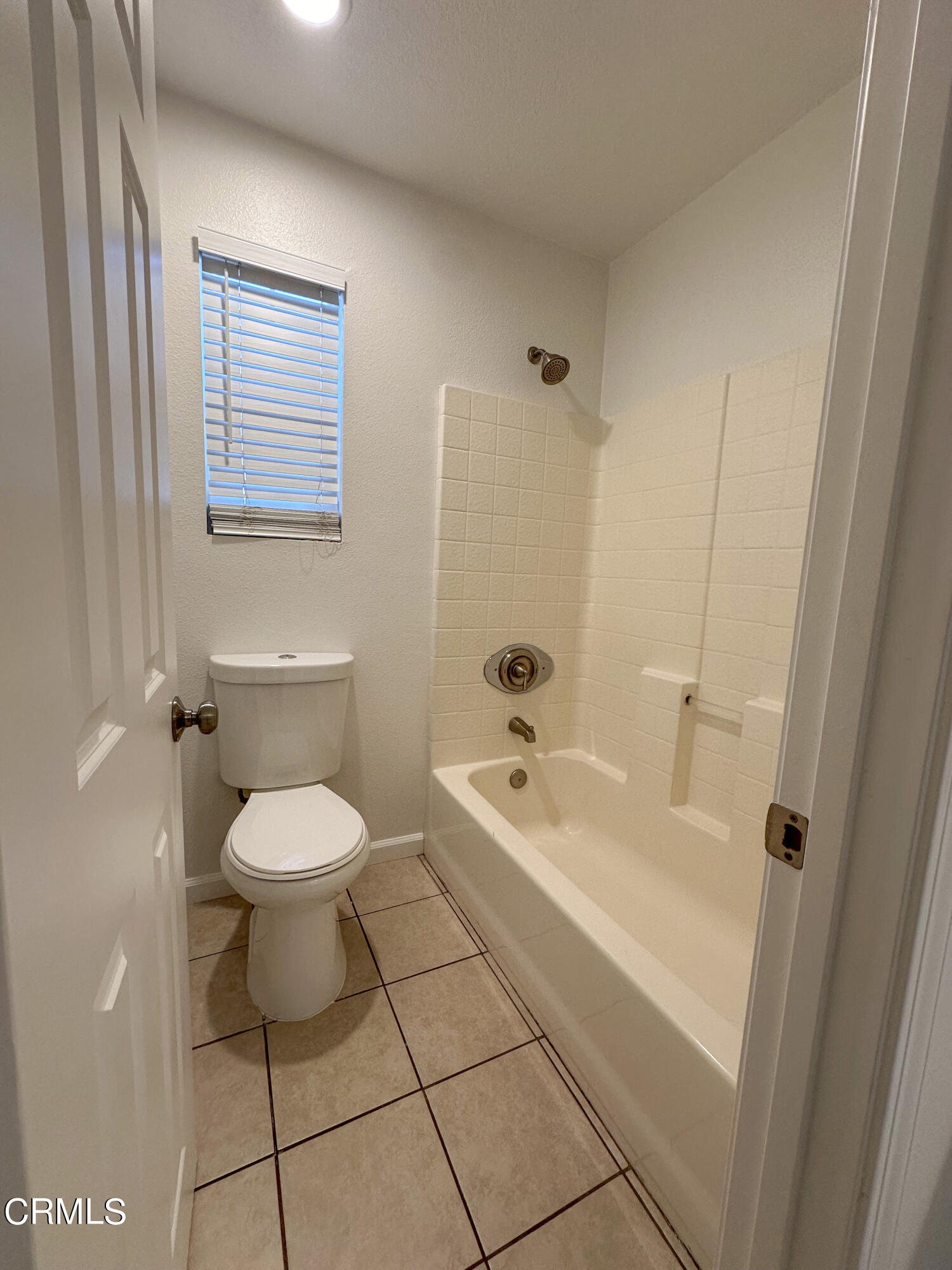 565 Southampton Place Oxnard, CA 93035 - Photo 17 of 28 IMG_3384