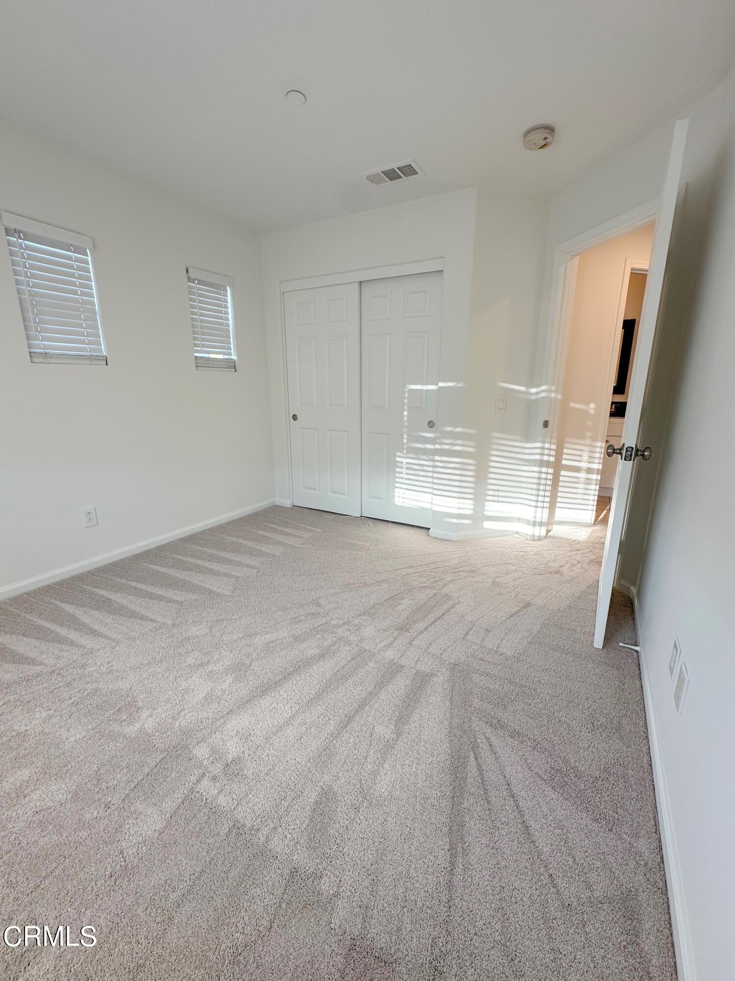 565 Southampton Place Oxnard, CA 93035 - Photo 6 of 28 IMG_3379