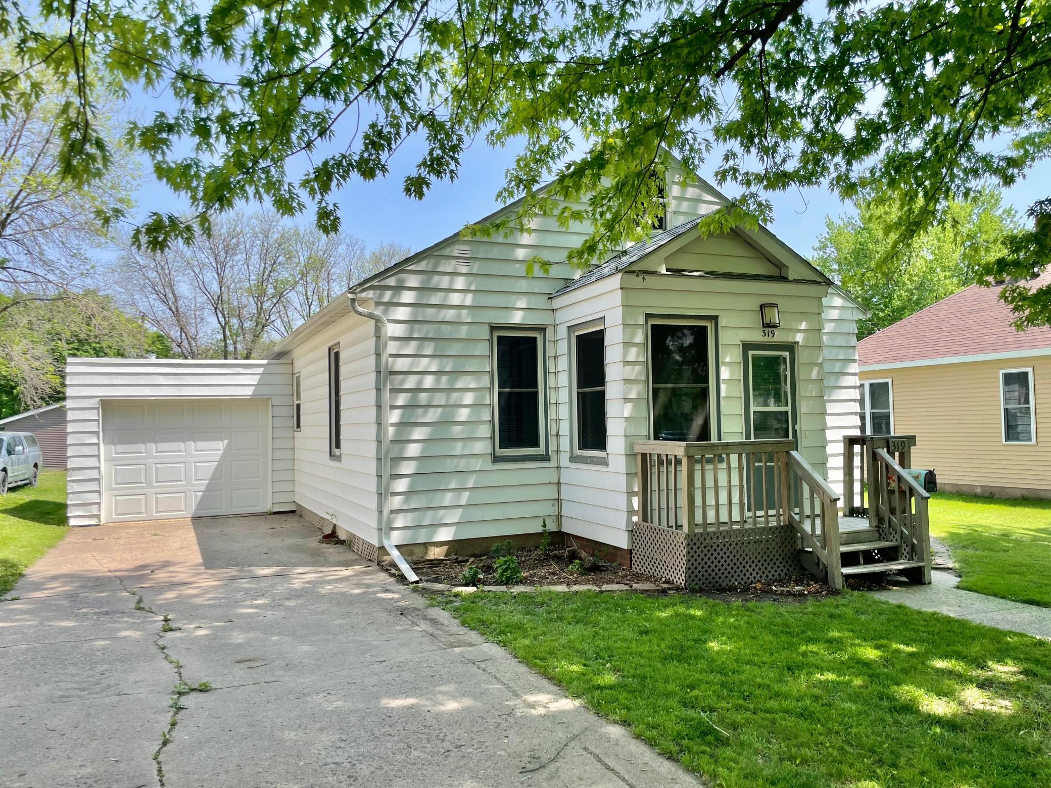 319 North Jackson Avenue Springfield, MN 56087 - Photo 1 of 1 Gallery Image 1