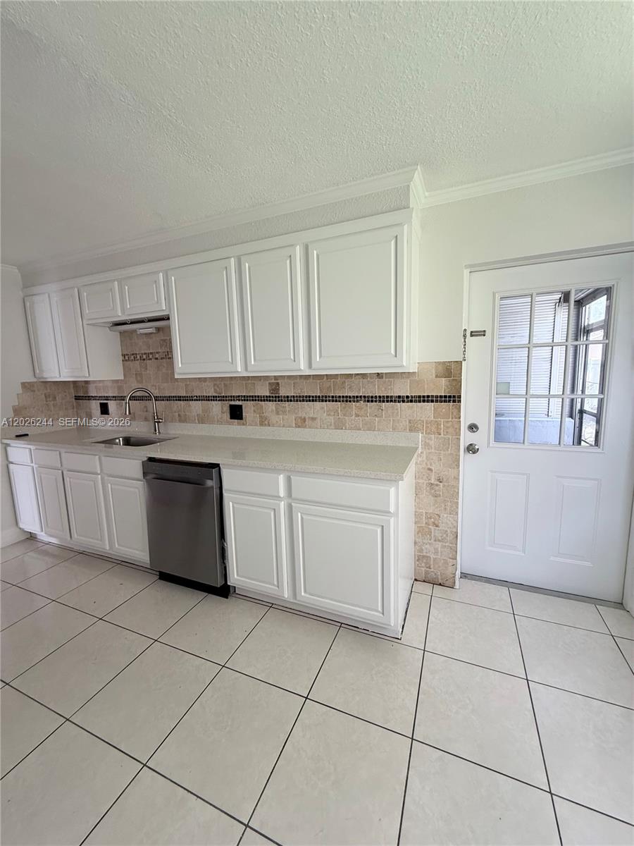 22217 Southwest 61st Avenue Boca Raton, FL 33428 - Photo 5 of 32