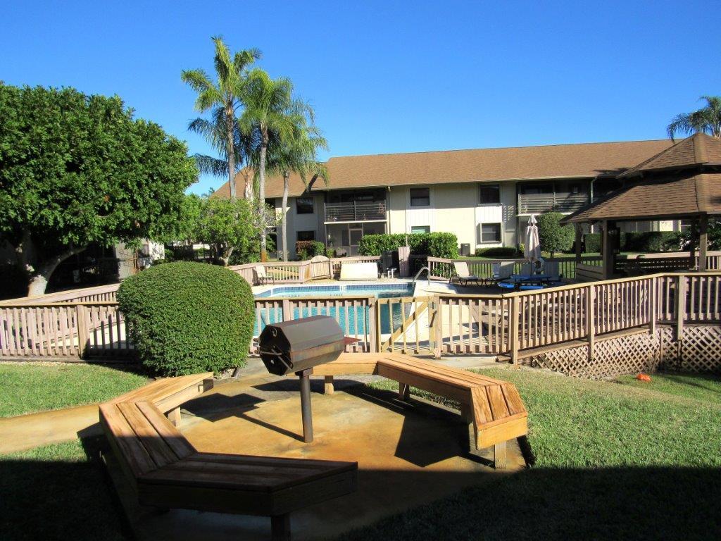 1841 Southwest Palm City Road, Unit 401D Stuart, FL 34994 - Photo 16 of 19 barbeque