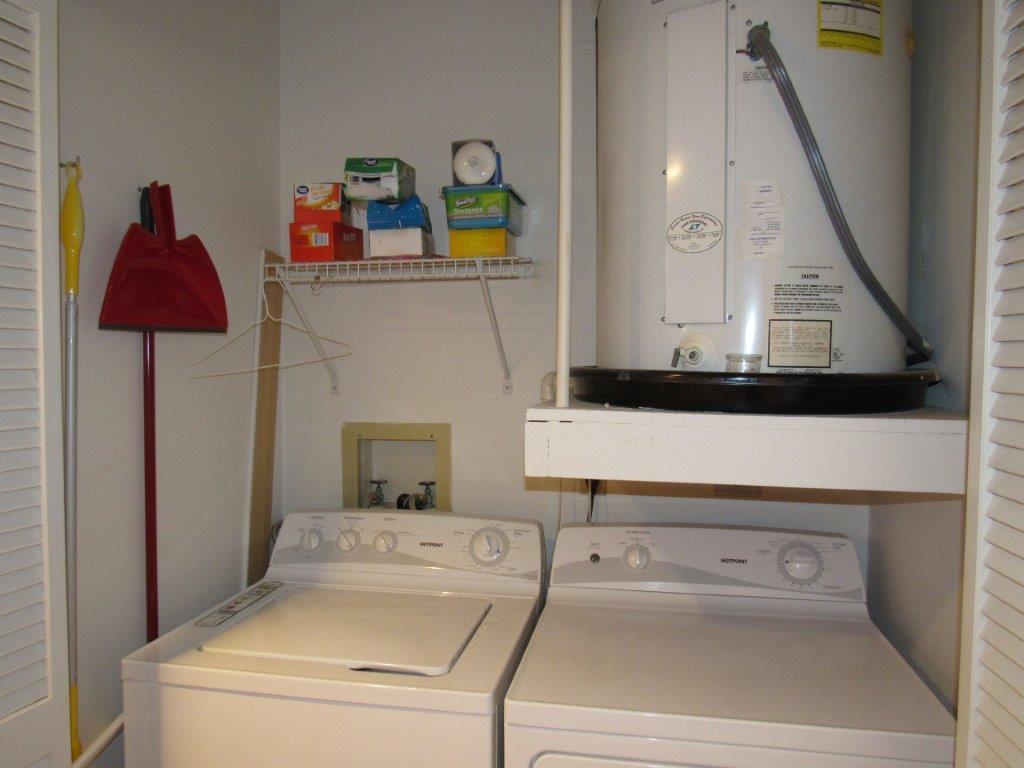 1841 Southwest Palm City Road, Unit 401D Stuart, FL 34994 - Photo 19 of 19 laundry